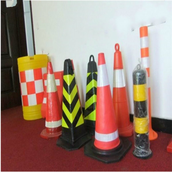 Durable Protable Traffic Safety Barriers Injection Plastic Road Block